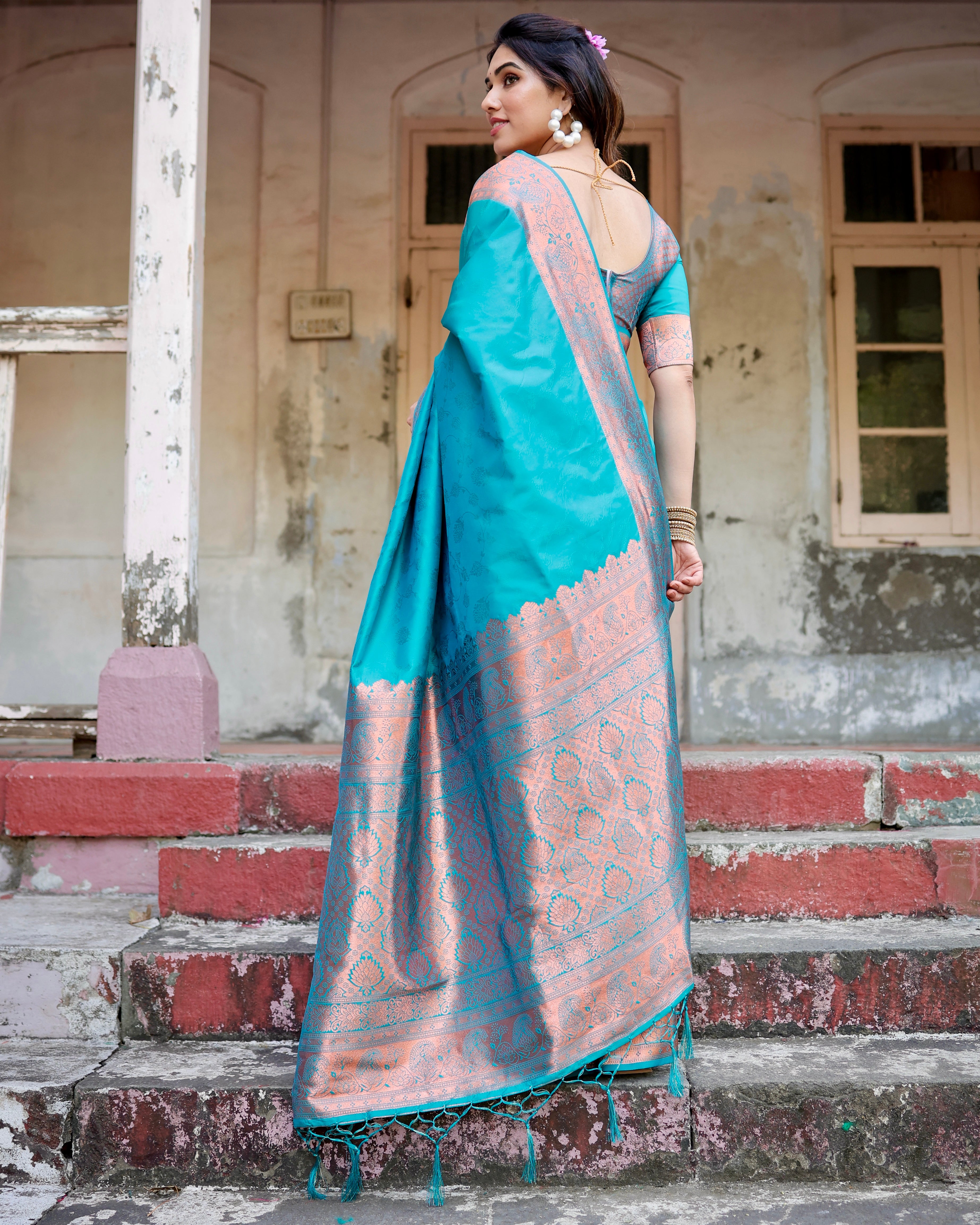 Sareely Firozi Pure Kanjivaram Silk Saree With Attractive Blouse Piece