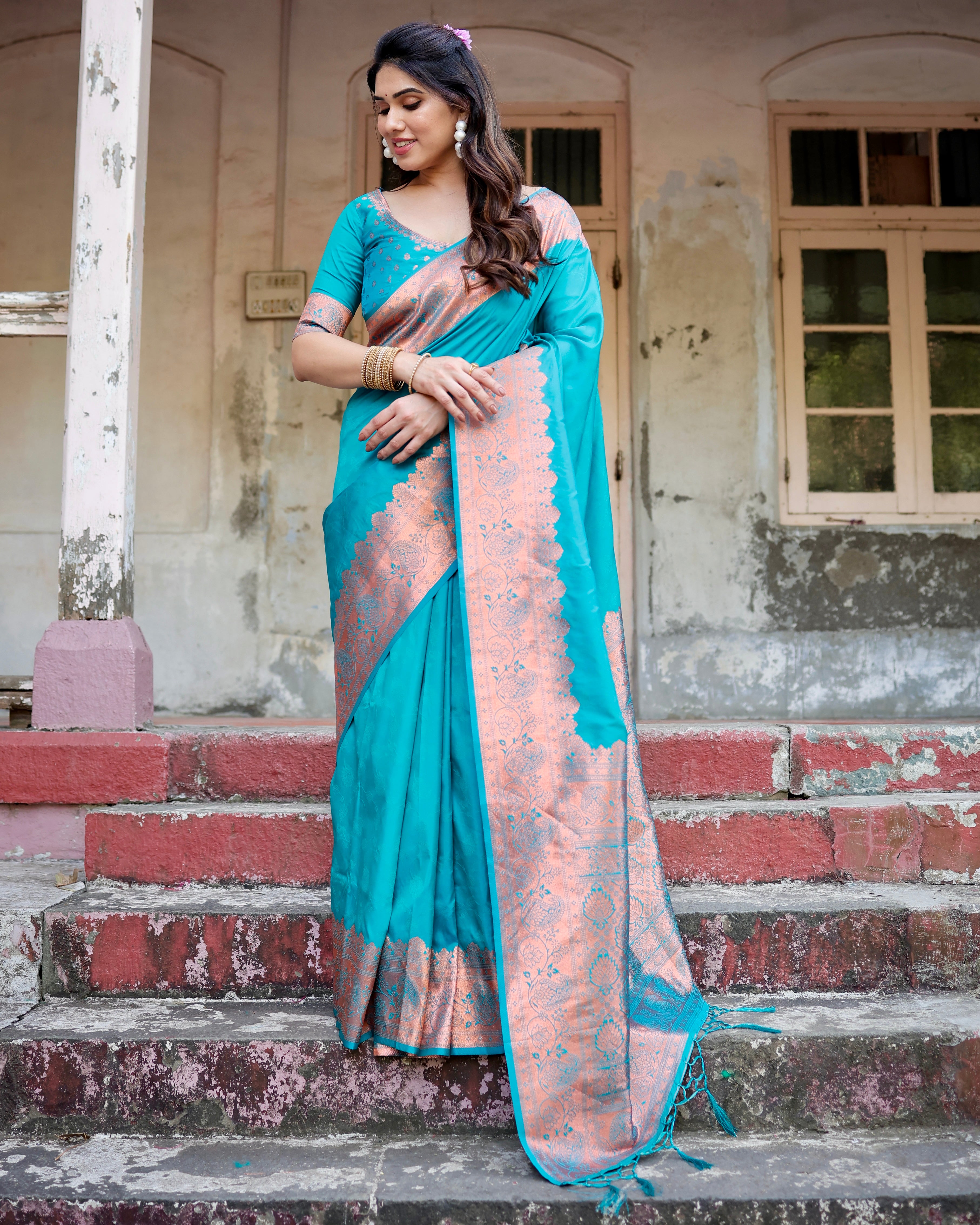 Sareely Firozi Pure Kanjivaram Silk Saree With Attractive Blouse Piece