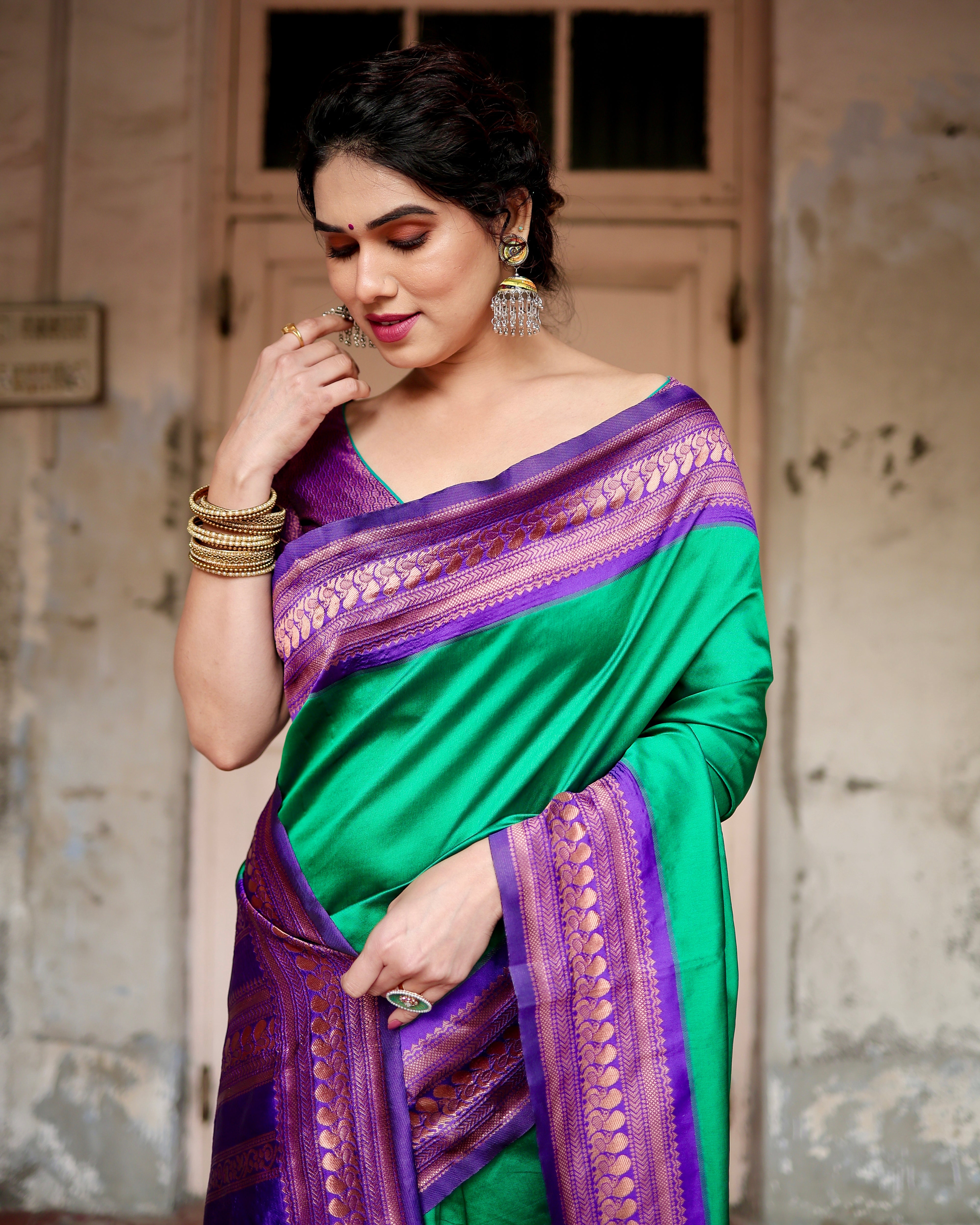 Pure Green Banarasi Silk Saree With Zari Comes With Heavy Banarasi Brocade Blouse