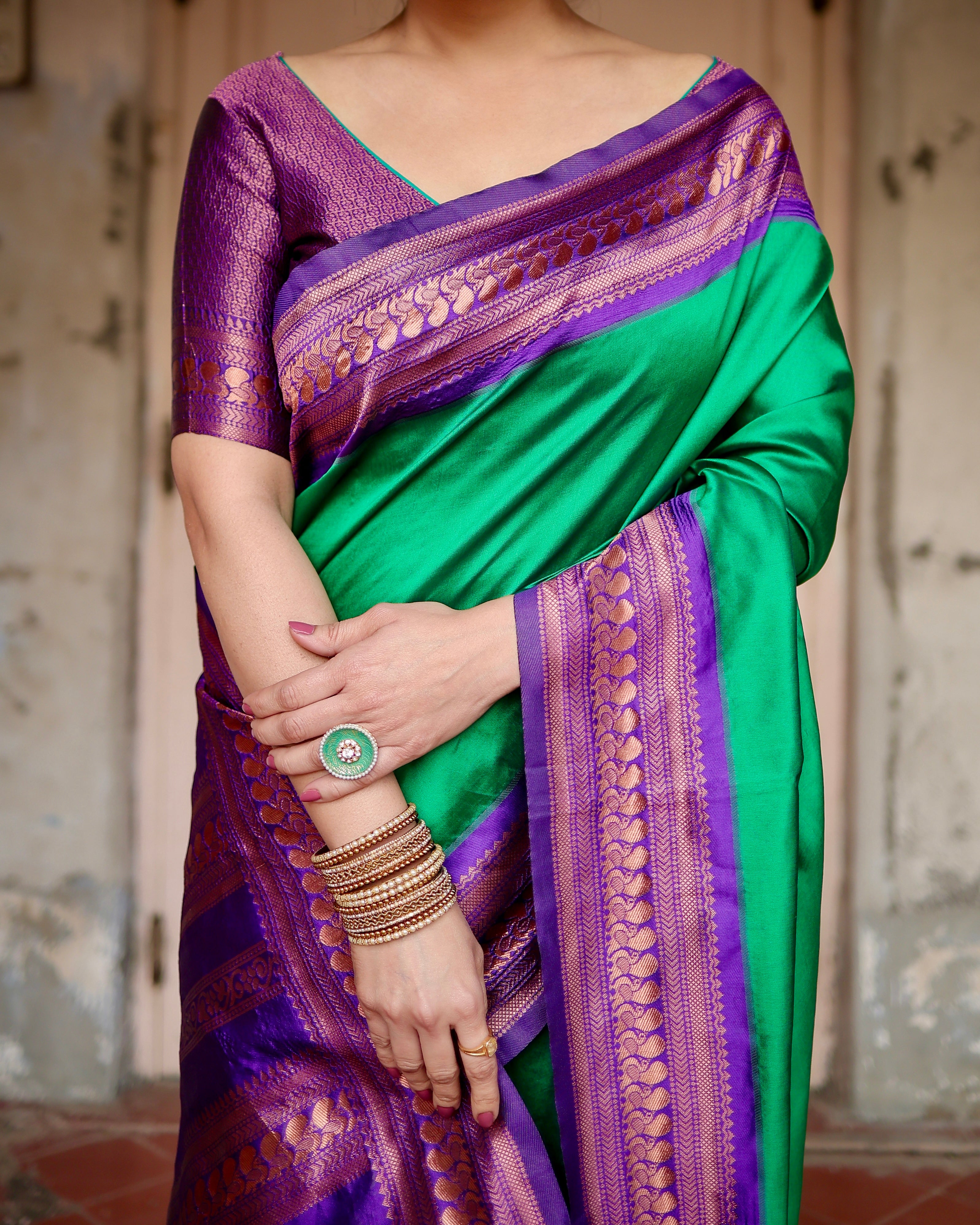 Pure Green Banarasi Silk Saree With Zari Comes With Heavy Banarasi Brocade Blouse