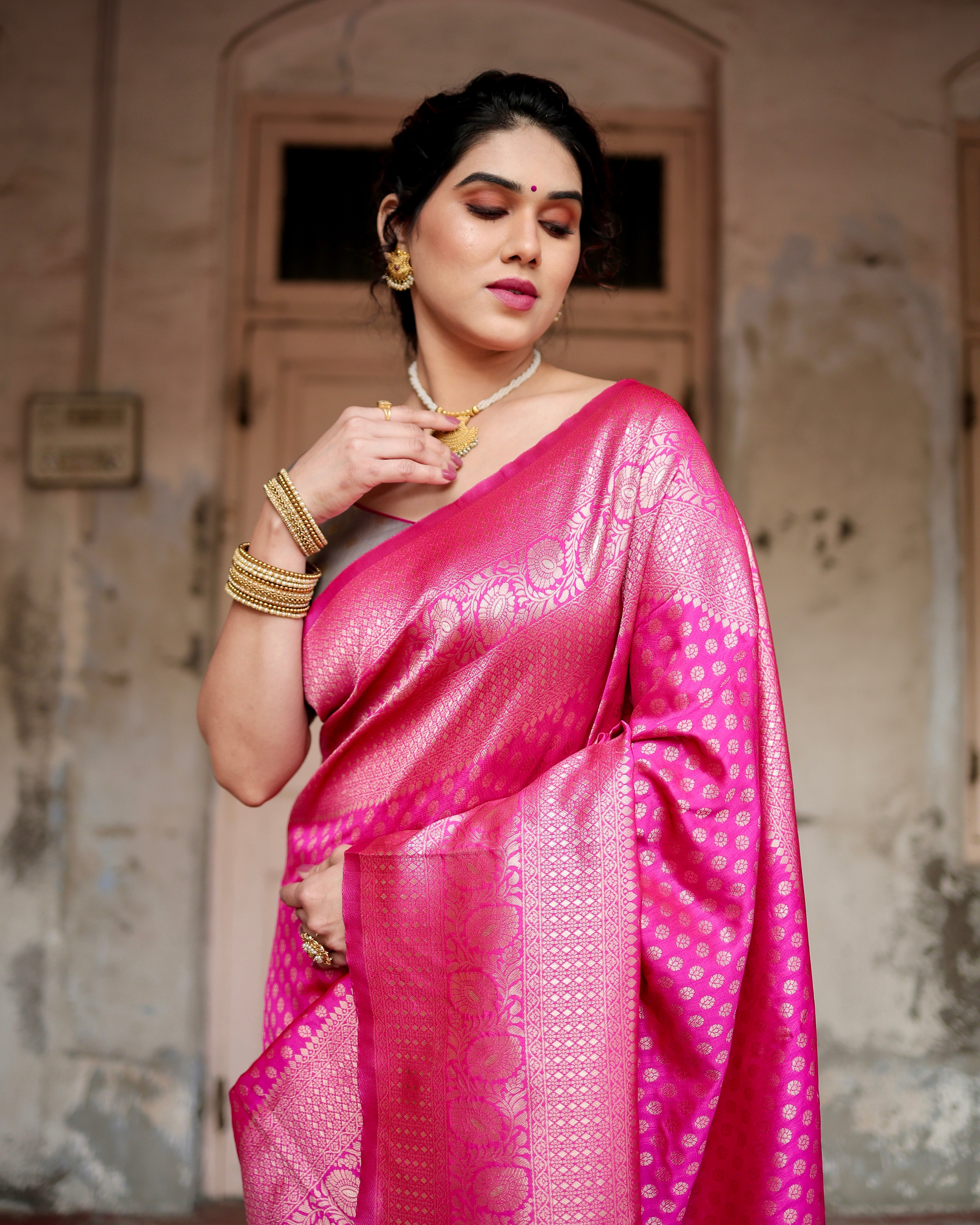 Banarasi Silk Pink Saree Weaved With Zari With Banarasi Brocade Blouse