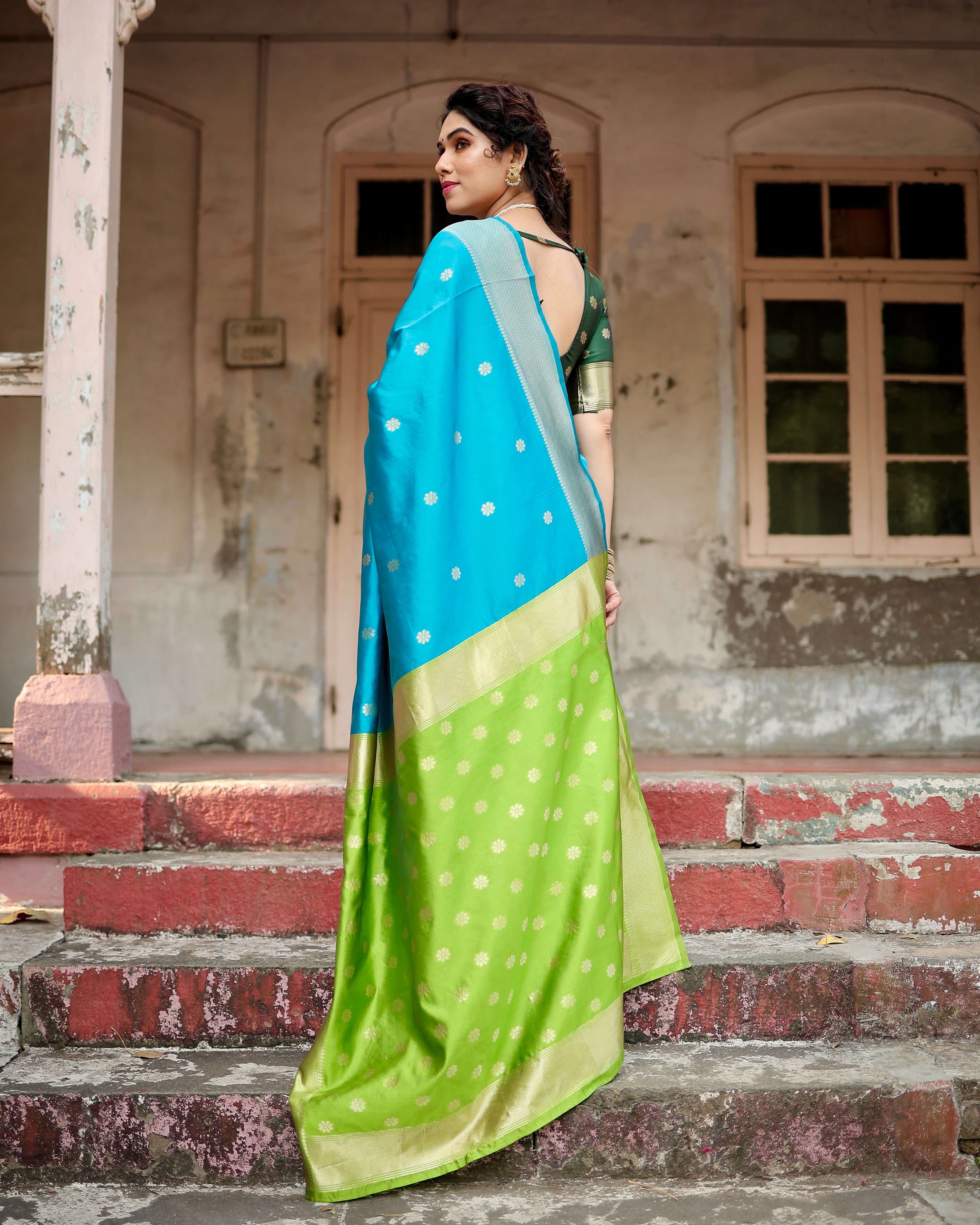 Women's Rama Jacquard Silk Ethenic Wear Beautiful Saree With Unstiched Blouse