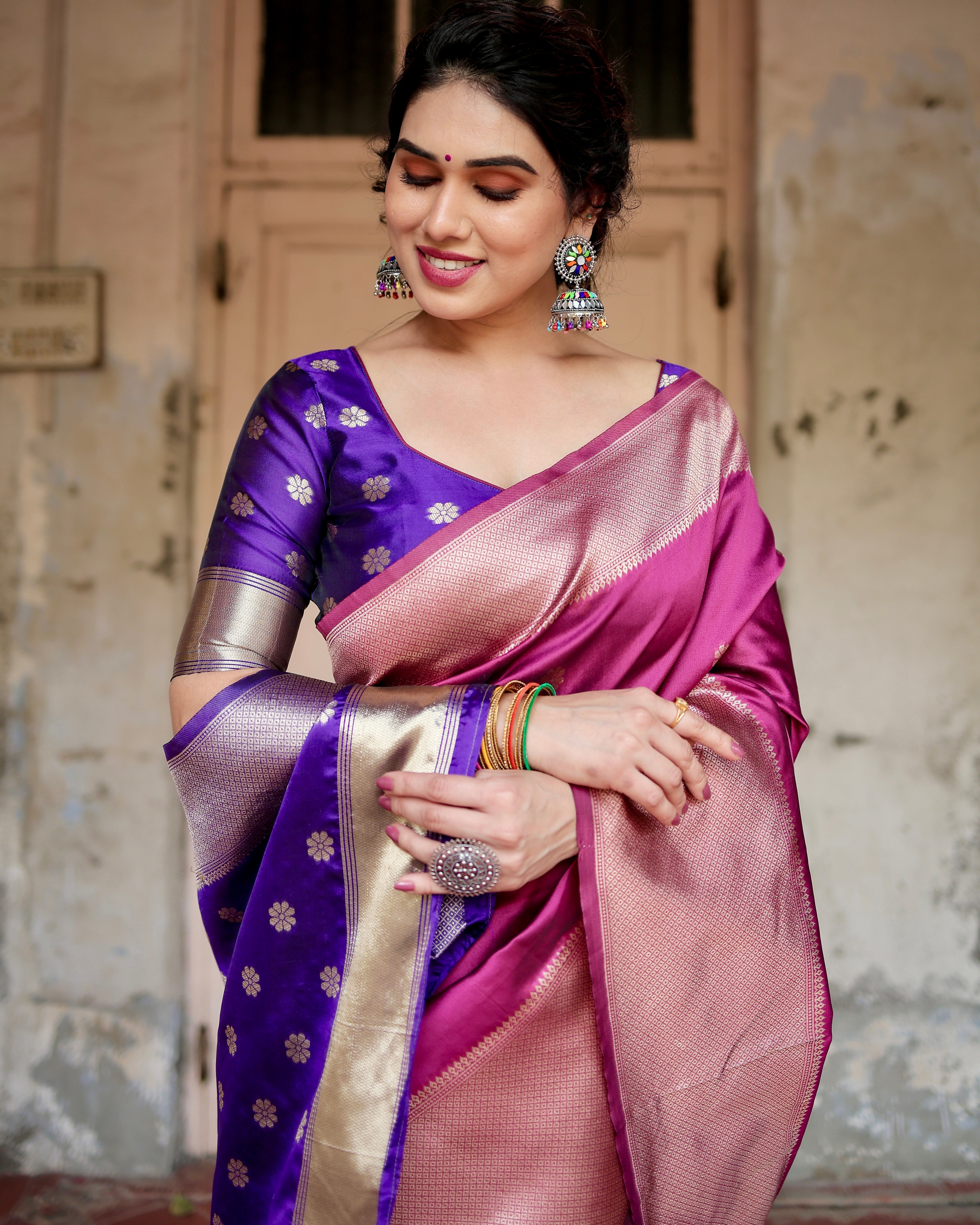 Women's Lilic Jacquard Silk Ethenic Wear Beautiful Saree With Unstiched Blouse