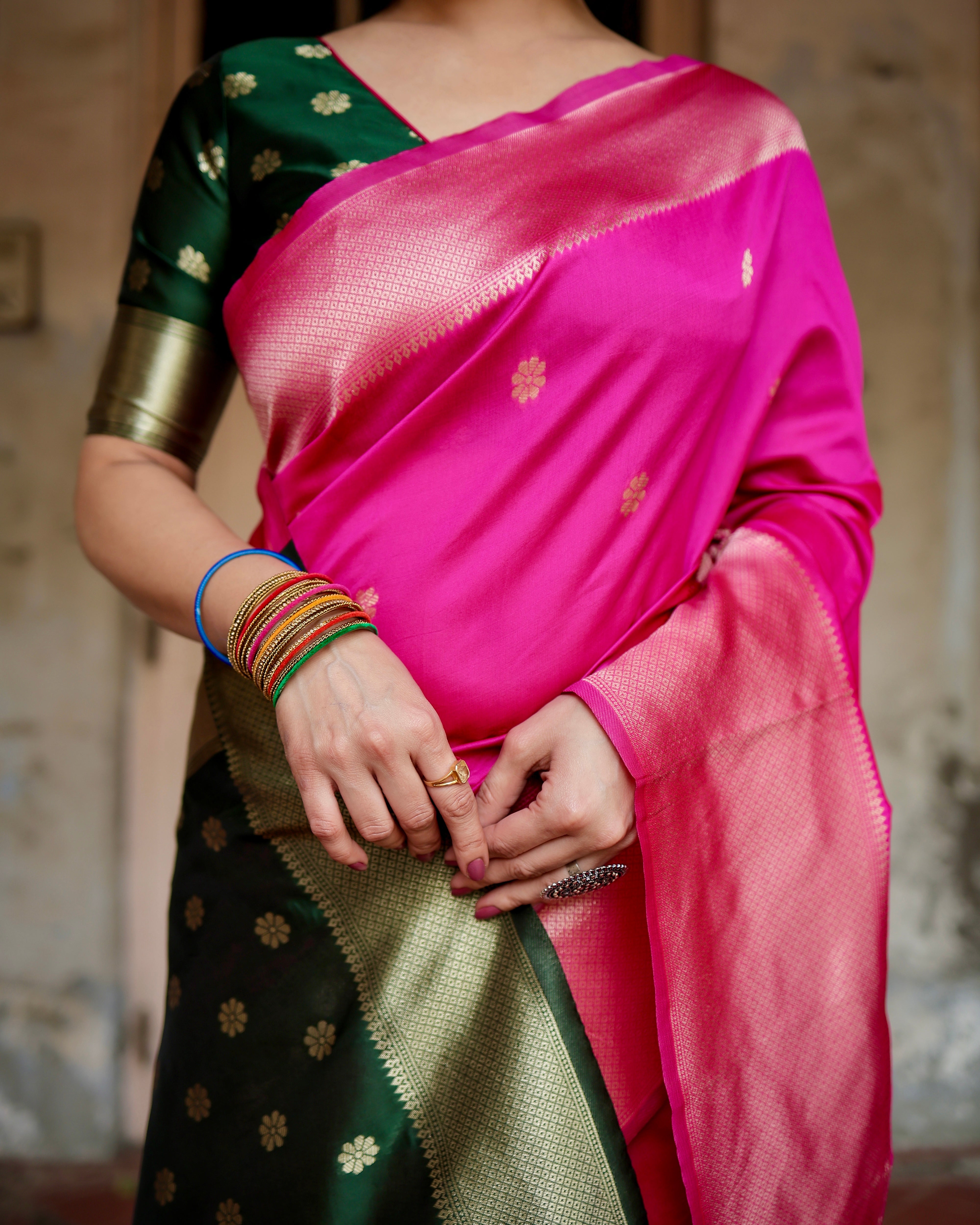 Women's Pink Jacquard Silk Ethenic Wear Beautiful Saree With Unstiched Blouse