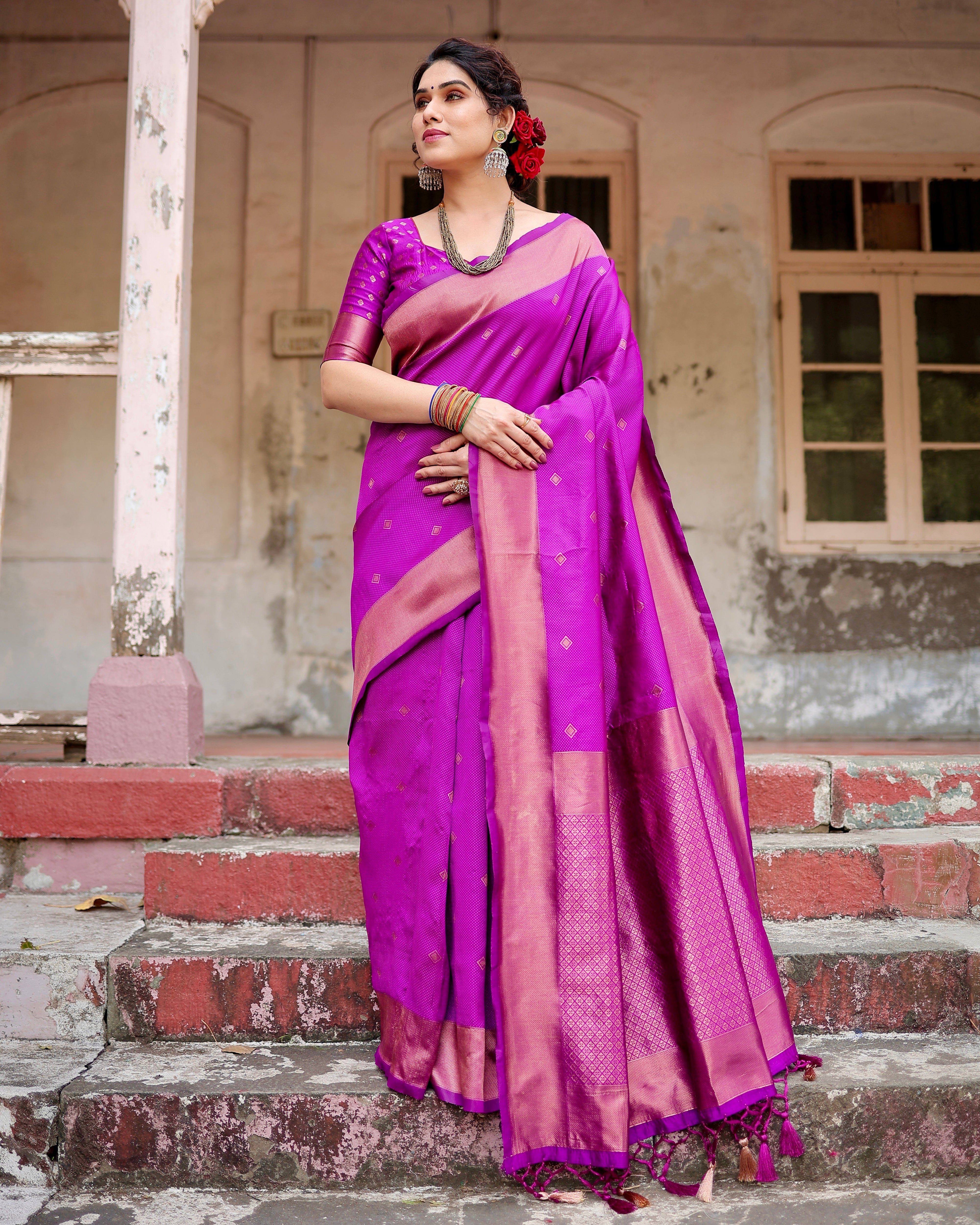 Women's Magenta Jacquard  Banarasi Silk Beautiful Saree With Unstiched Blouse