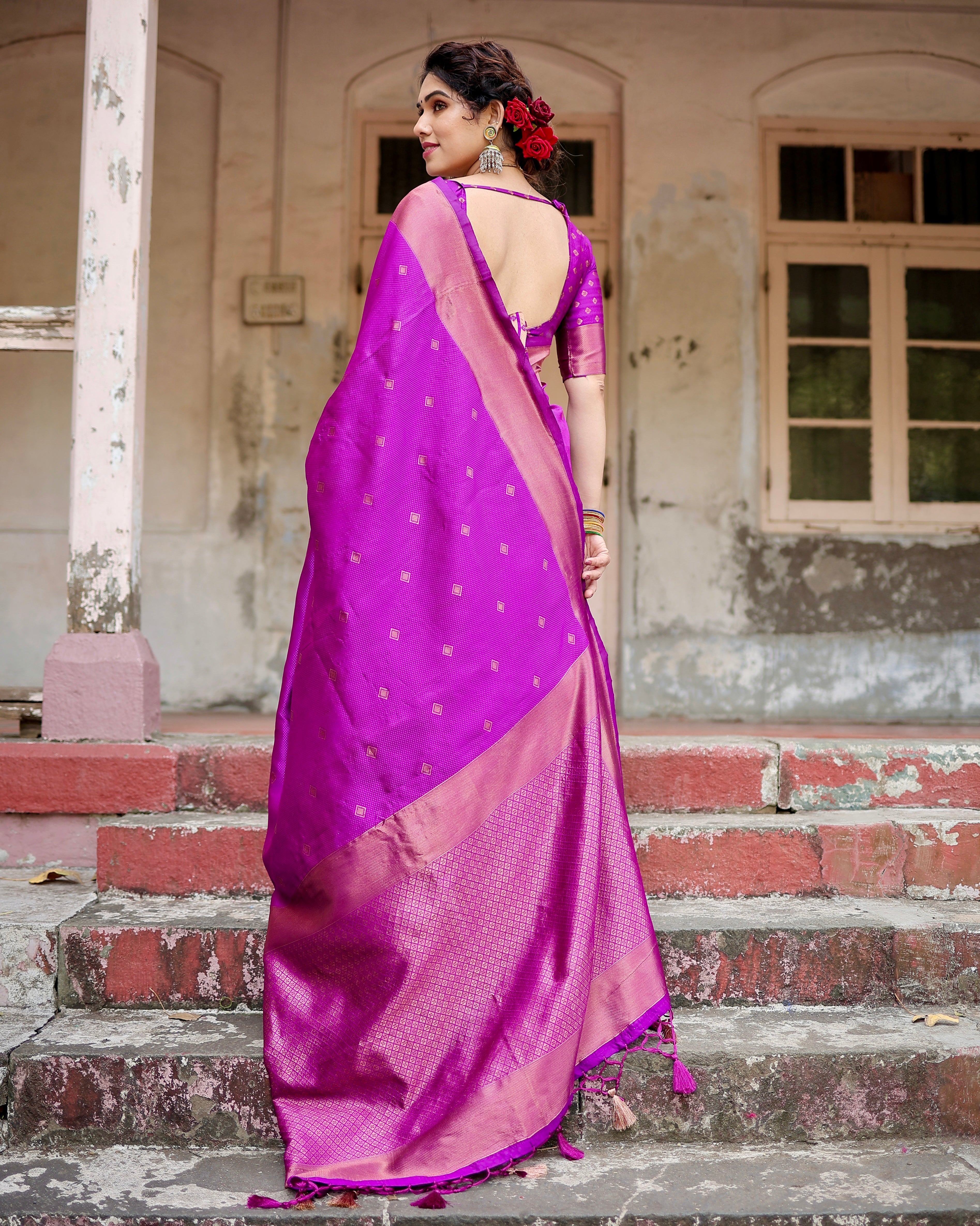 Women's Magenta Jacquard  Banarasi Silk Beautiful Saree With Unstiched Blouse