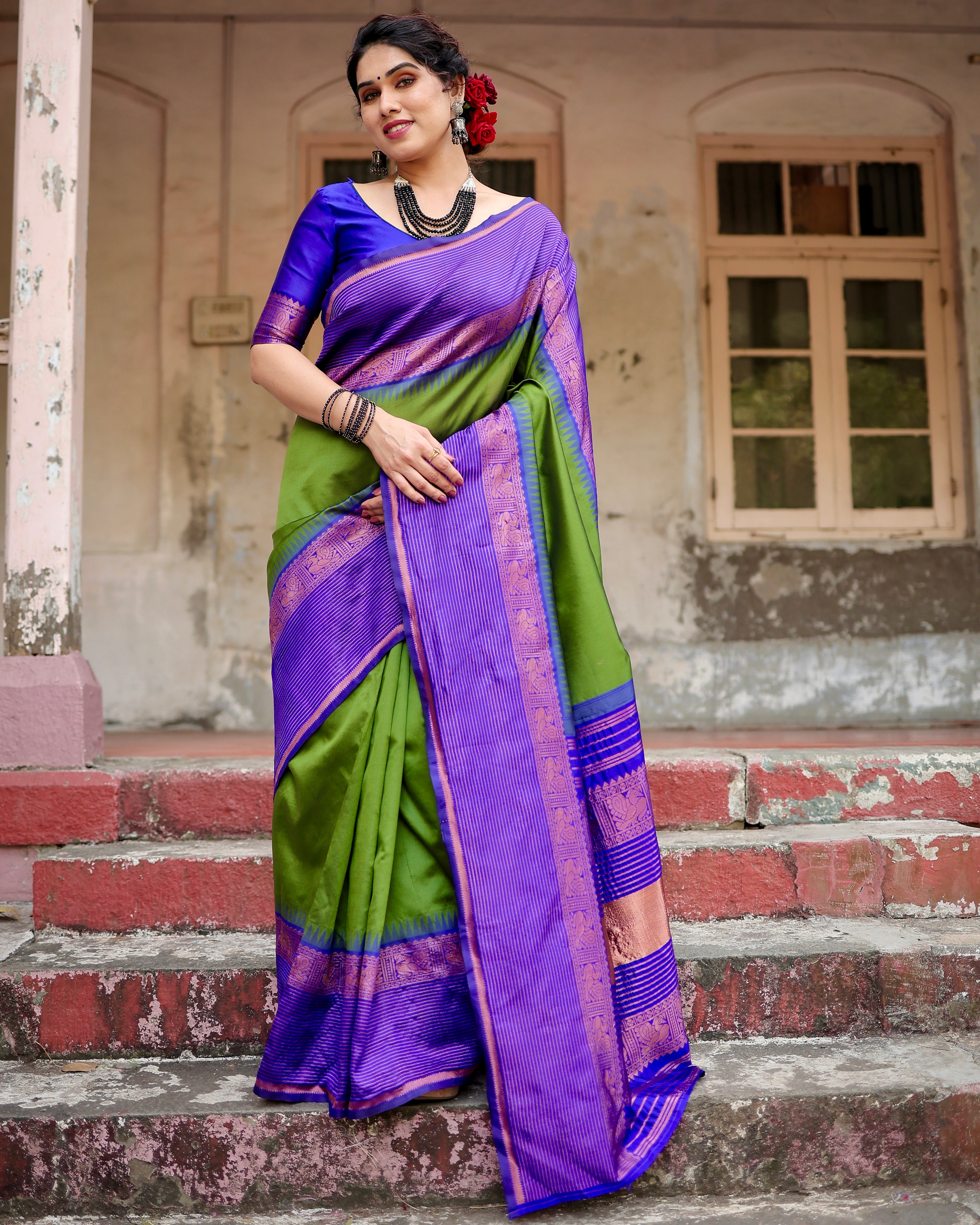 Parrot Green & Royal Blue Pure Soft Kanjivaram Silk Saree With Attractive Blouse Piece - Sareelystore