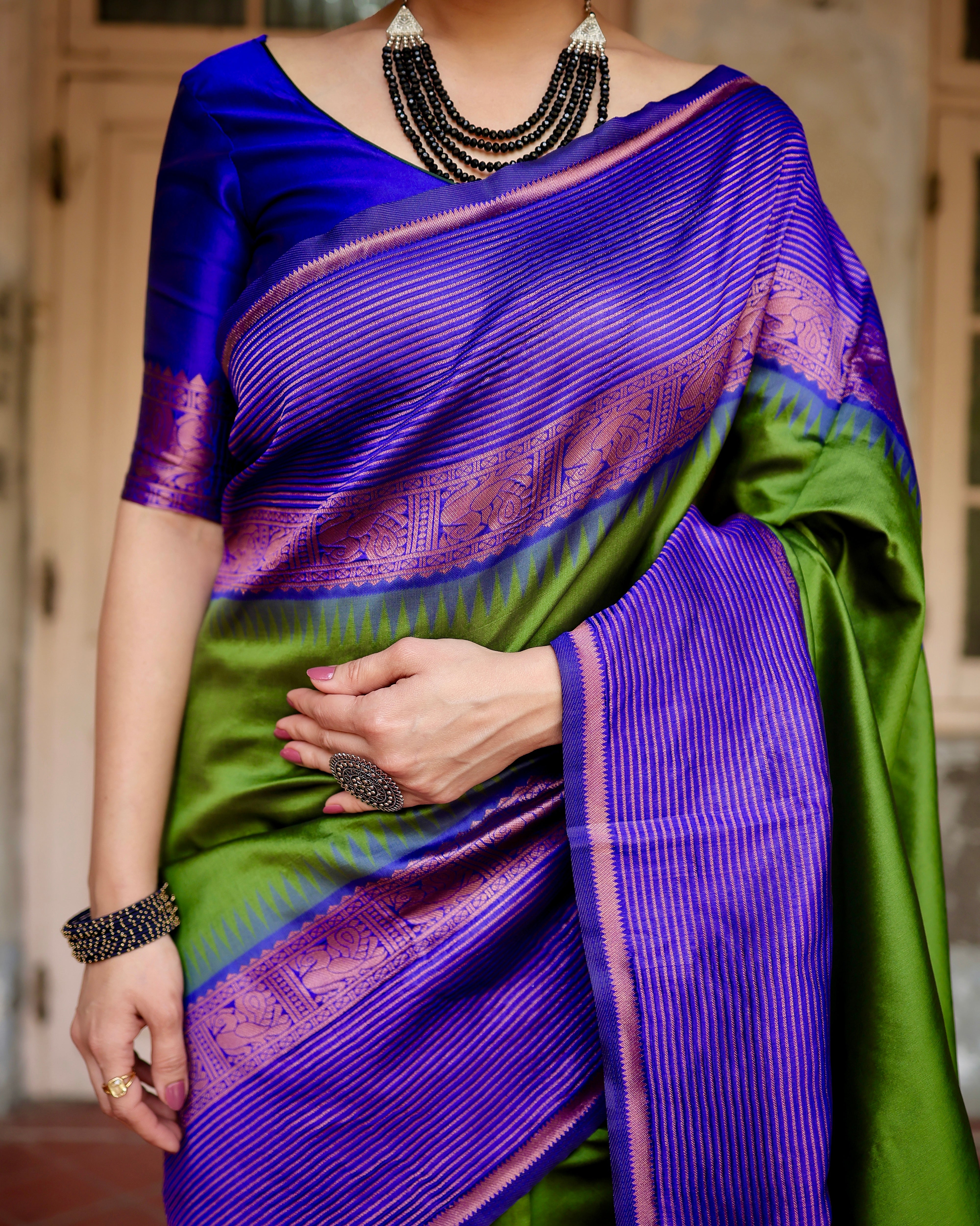 Parrot Green & Royal Blue Pure Soft Kanjivaram Silk Saree With Attractive Blouse Piece - Sareelystore