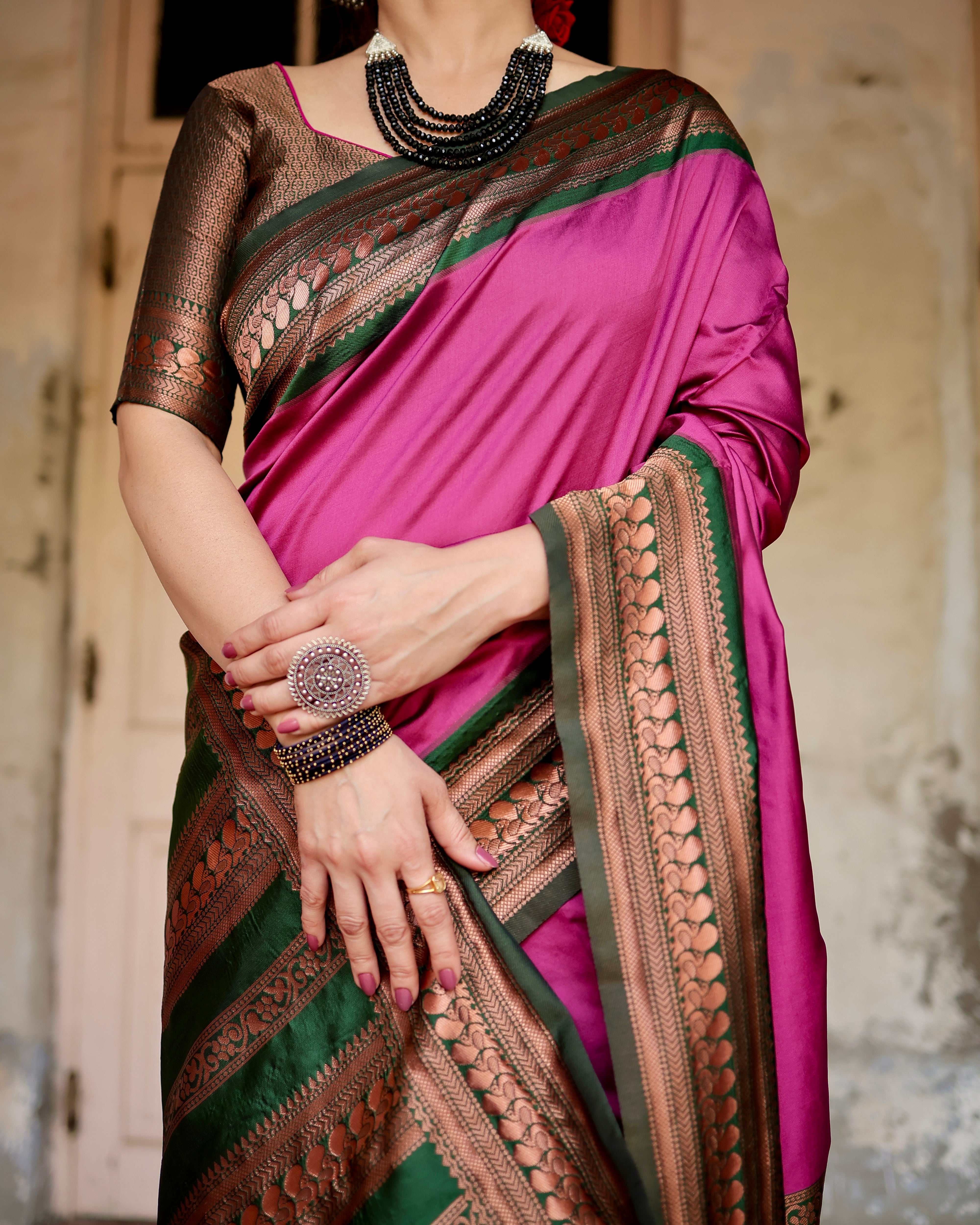 Pure Lilic Banarasi Silk Saree With Zari Comes With Heavy Banarasi Brocade Blouse