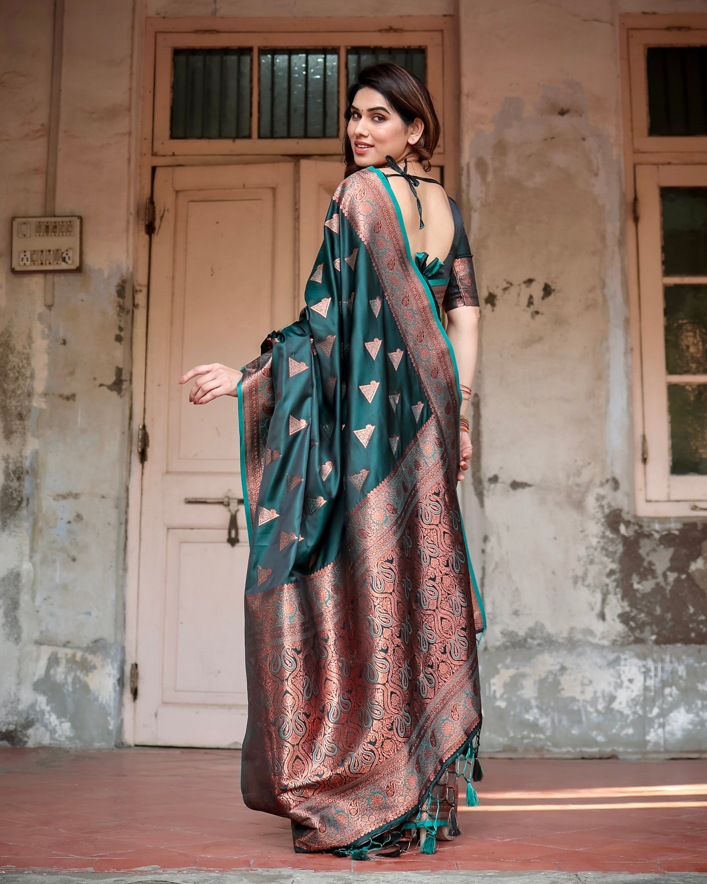 Green Pure Gaji Silk Saree Weaved With Zari With Tassels - Sareelystore