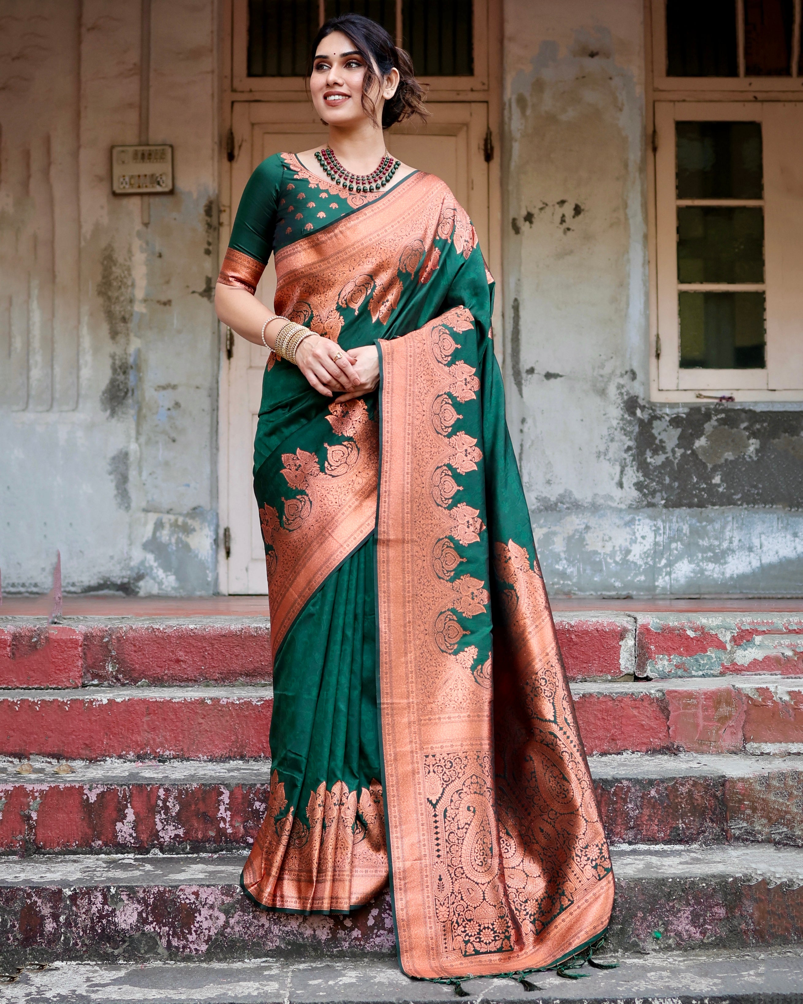 Sareely Green Kanjivaram Silk Saree With Attractive Blouse Piece