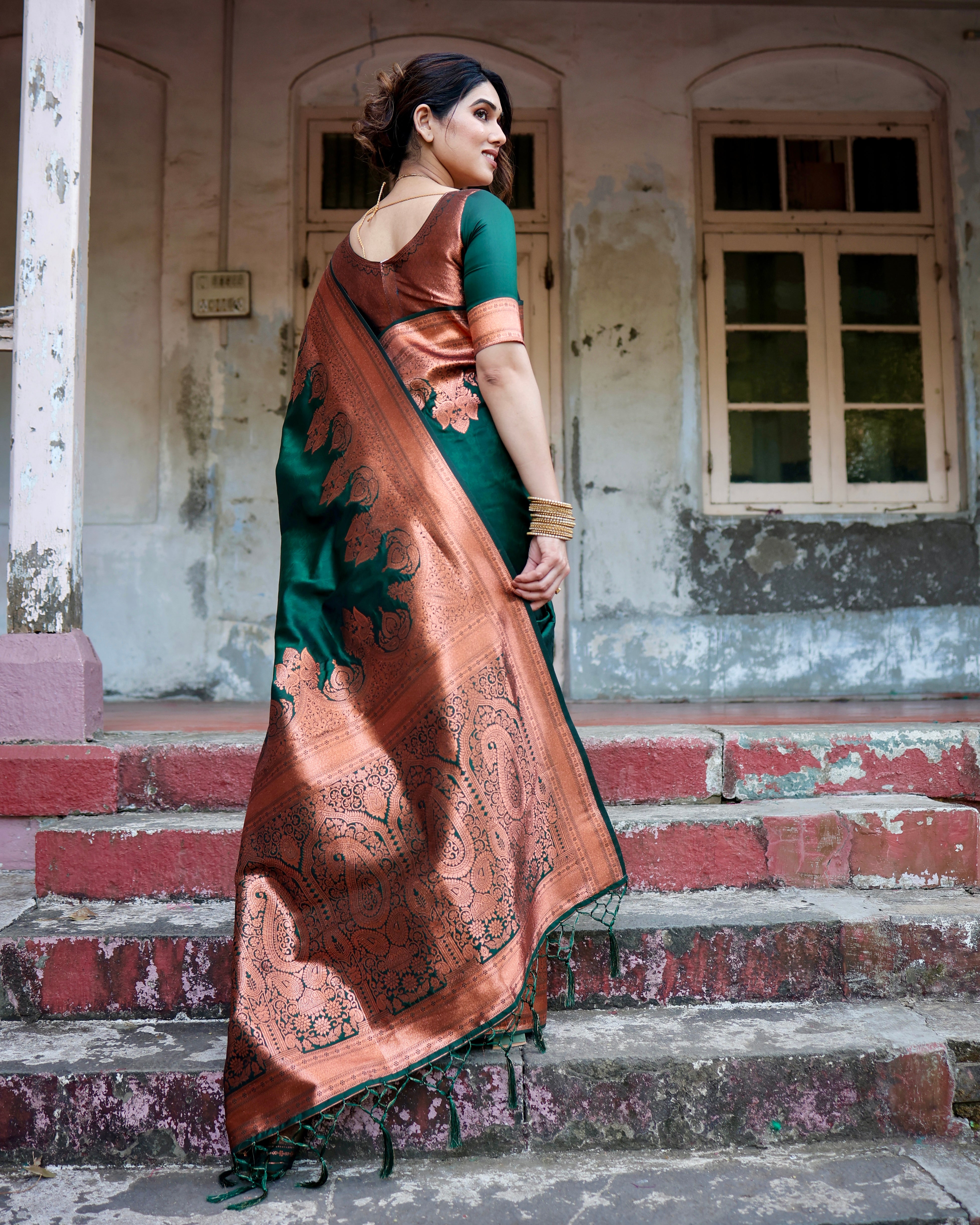 Sareely Green Kanjivaram Silk Saree With Attractive Blouse Piece