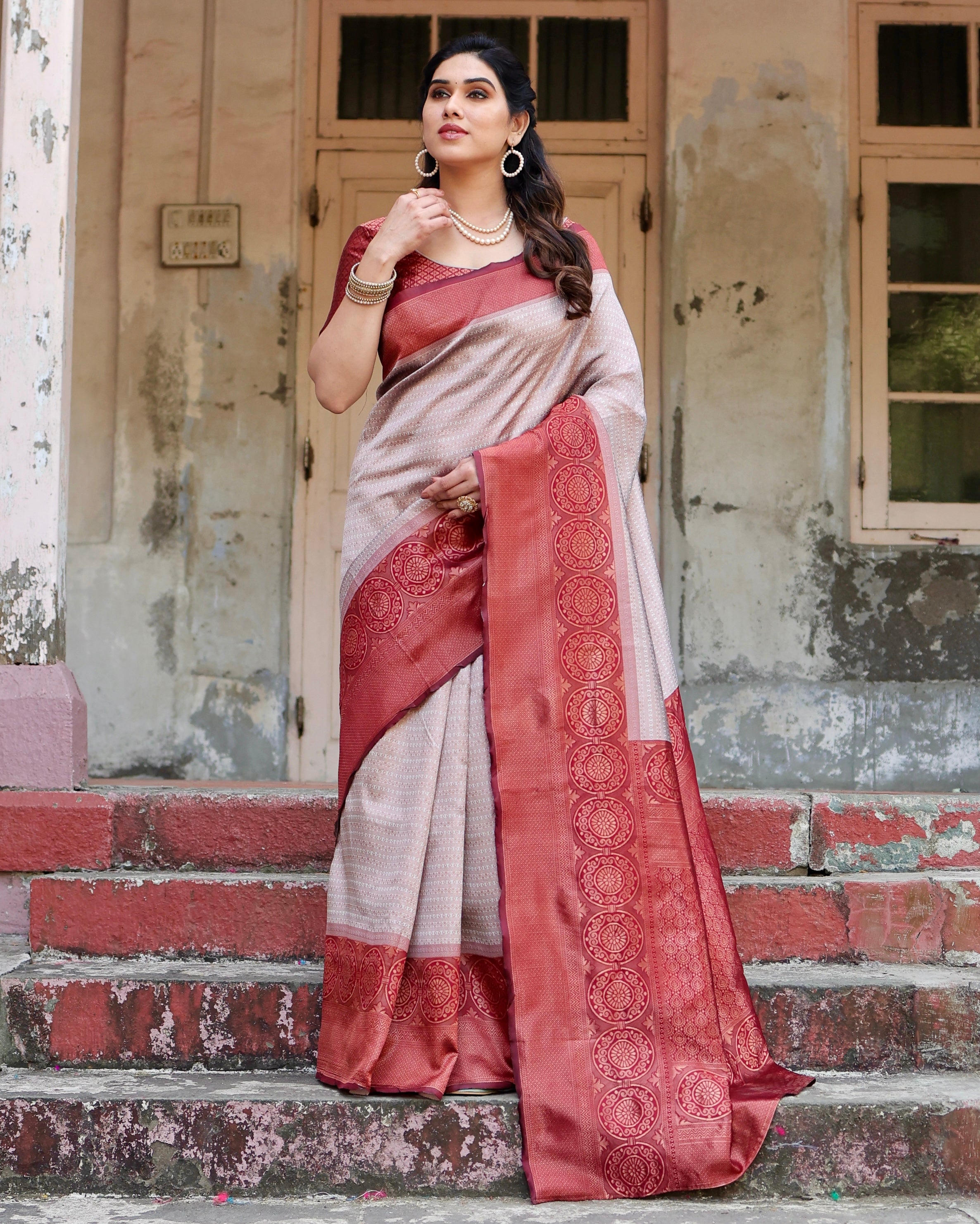 Sareely Grey Women Floral Woven Banarasi Silk Saree