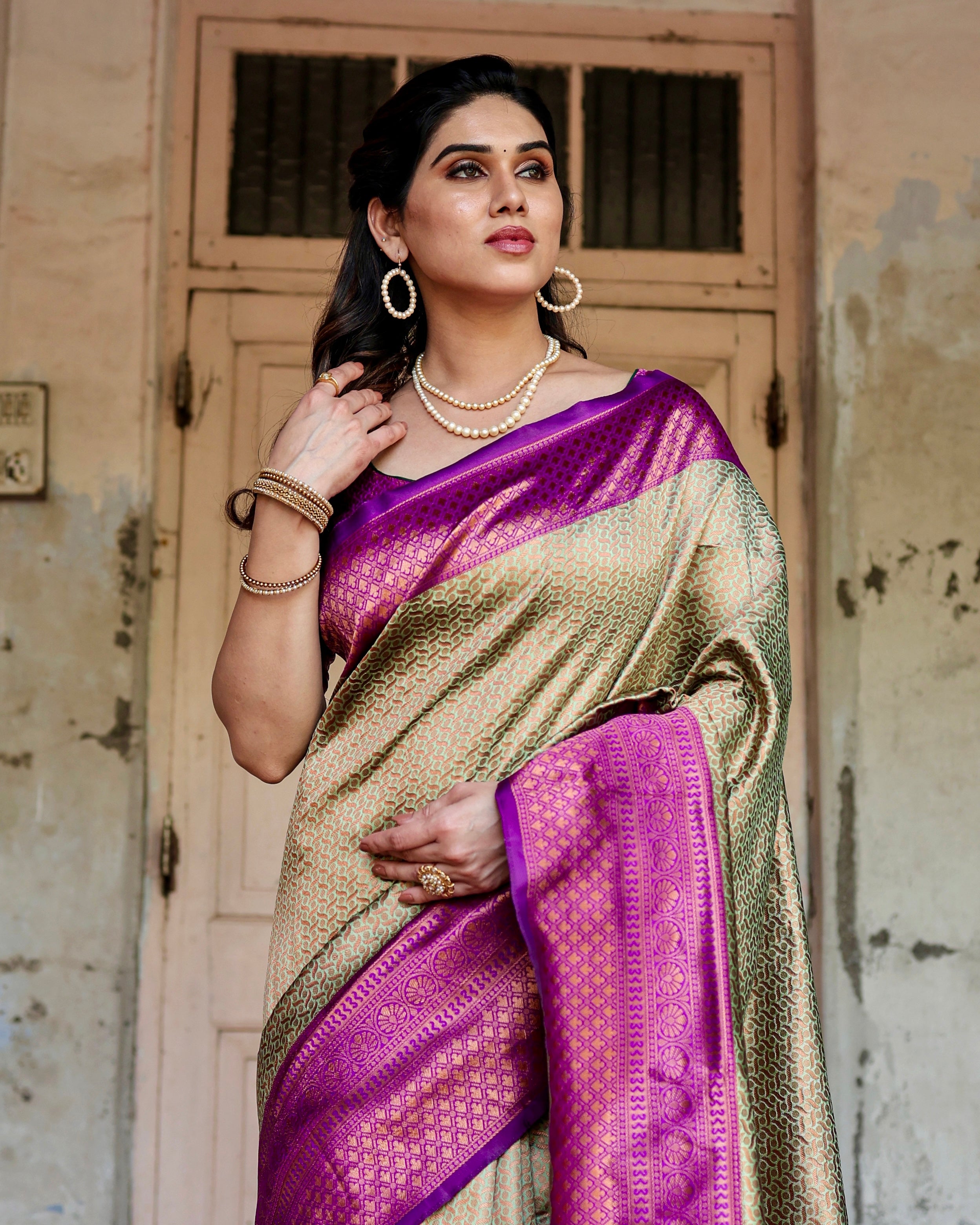 Sareely Light Green Pure Banarasi Weaved Saree With Zari Comes With Heavy Banarasi Brocade Blouse