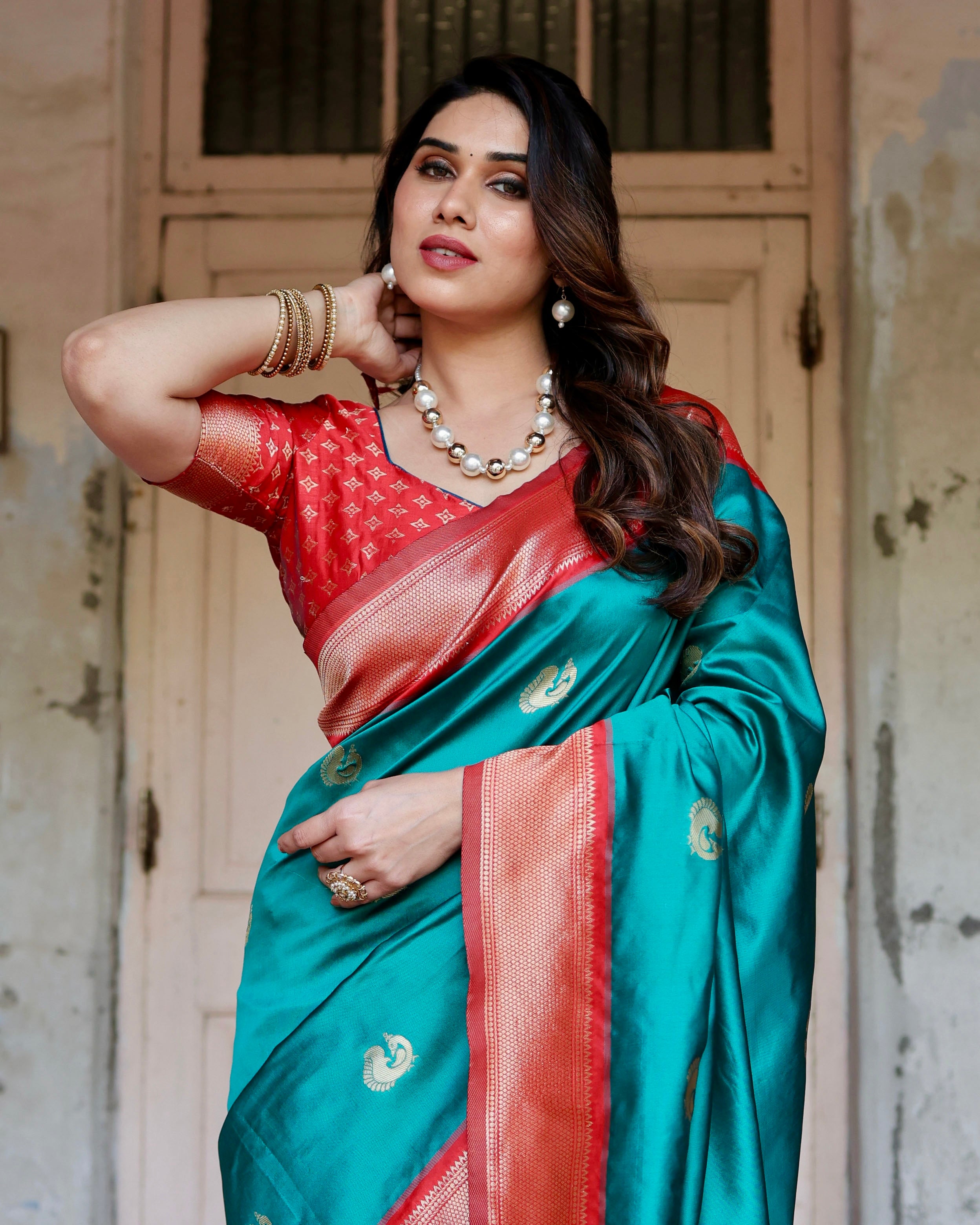 Sareely Rama & Red Ethnic Motifs Art Silk Banarasi Saree