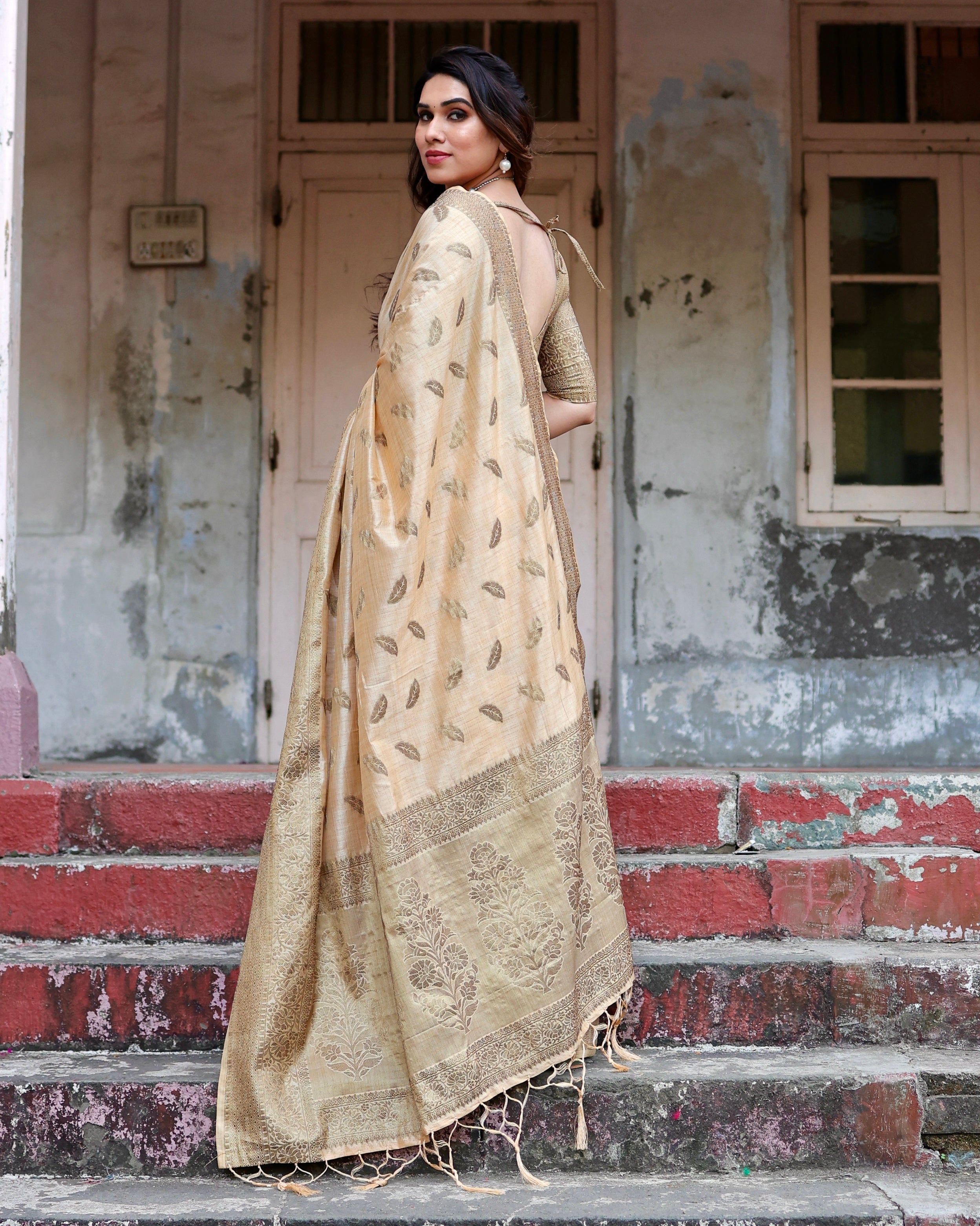 Sareely Cream Kanjivaram Pure Soft Silk Saree with Stunning Blouse Piece