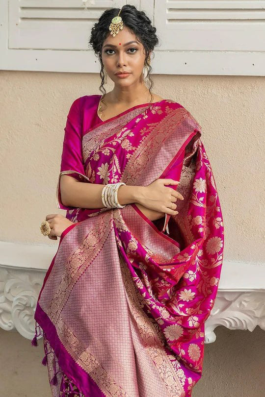 Sareely RaniPink Zari woven Soft Kanjivaram Silk Saree