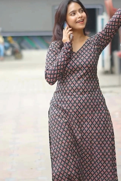 Chic All-Over Printed Casual Comfort Long Kurti for Everyday Style
