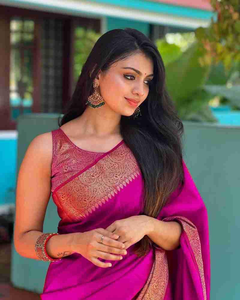 Excellent Dark Pink Soft Silk Saree With Heartening Blouse Piece