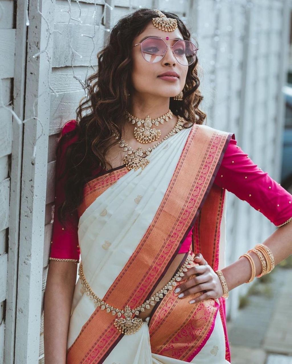 Attractive White Soft Silk Saree With Opulent Blouse Piece