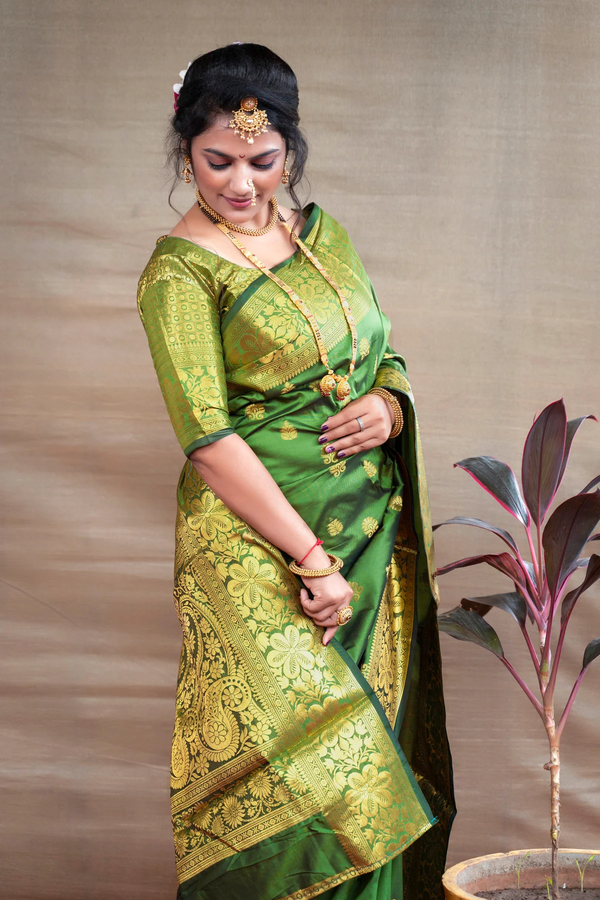 Sareely Mahendi Banarasi Silk Saree With Blouse - Sareelystore