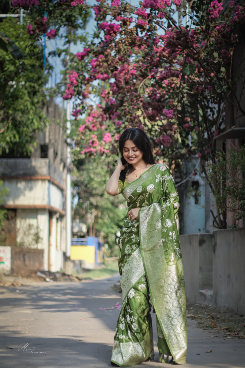 Graceful Dolla Silk Cotton Saree with Exquisite Floral & Minakari Designs