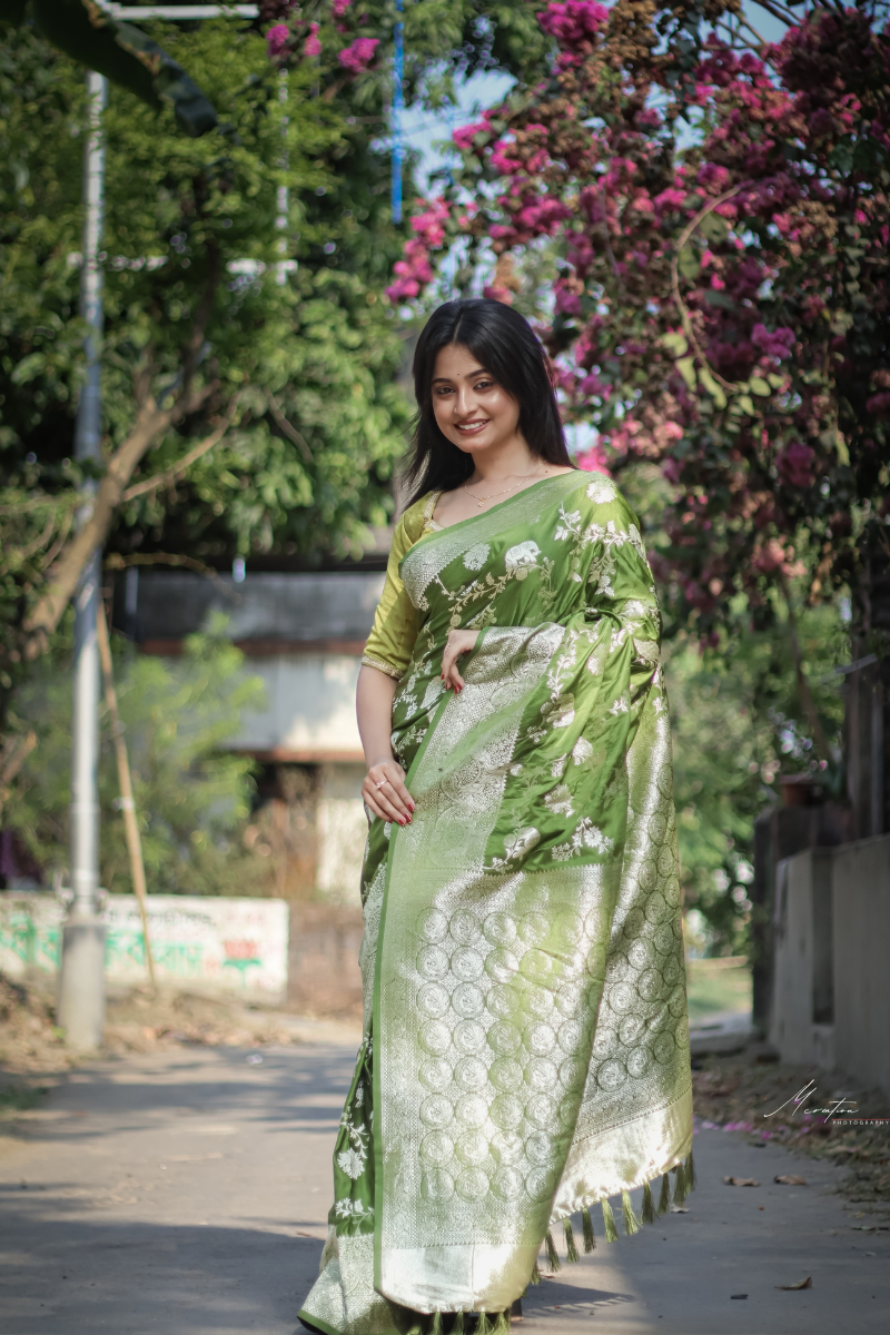 Graceful Dolla Silk Cotton Saree with Exquisite Floral & Minakari Designs