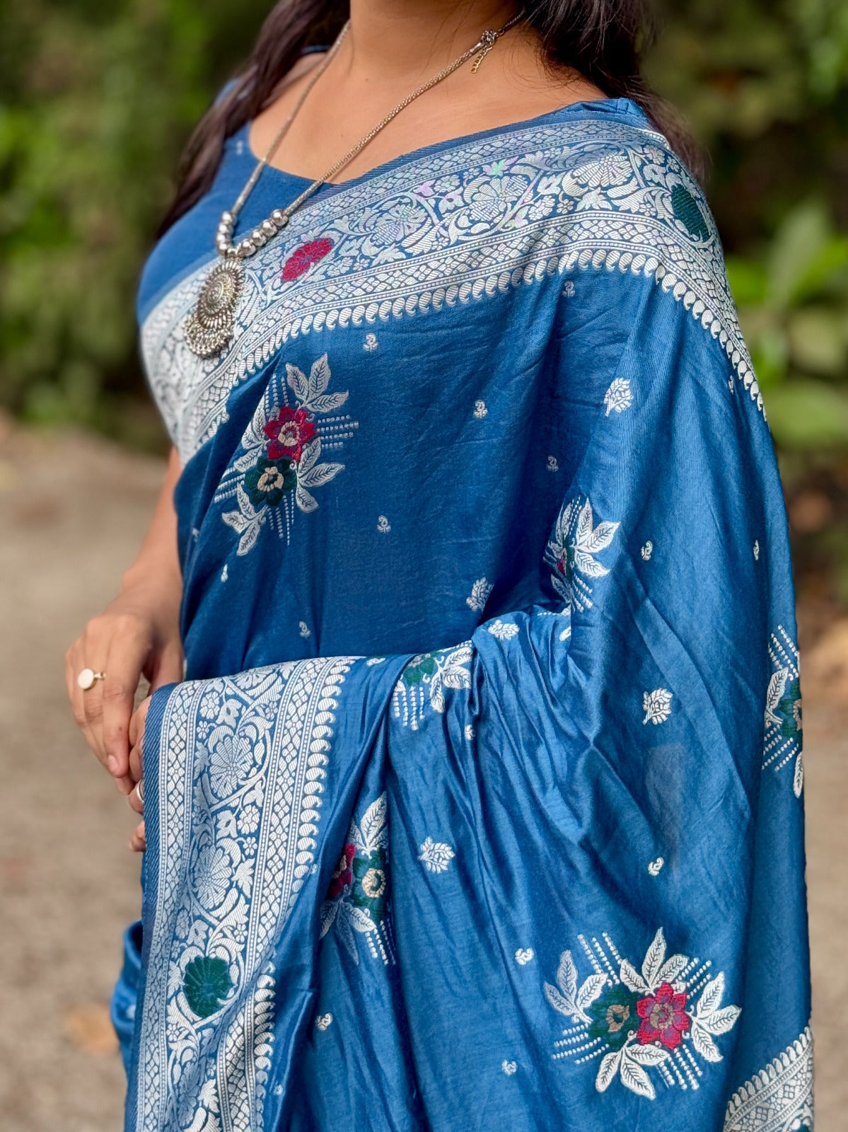 Maslin Cotton Silk Saree with Artistic Half-and-Half Floral & Minakari Prints, Zari Woven Border & Grand Jacquard Pallu  With Contrast Blouse.