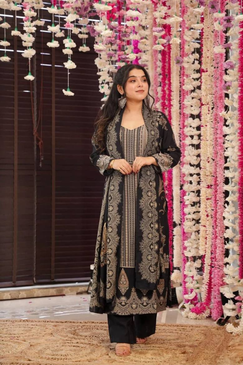 Three-piece set of black simmer kurta dupatta pants