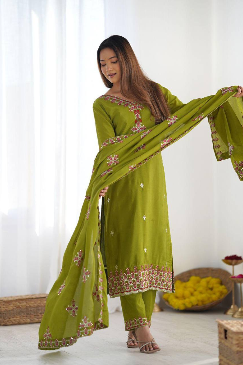Green Heavy Pure Chinnon Silk Kurta Dupatta Pant Set