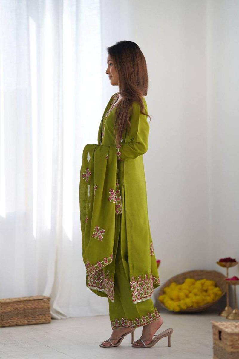 Green Heavy Pure Chinnon Silk Kurta Dupatta Pant Set