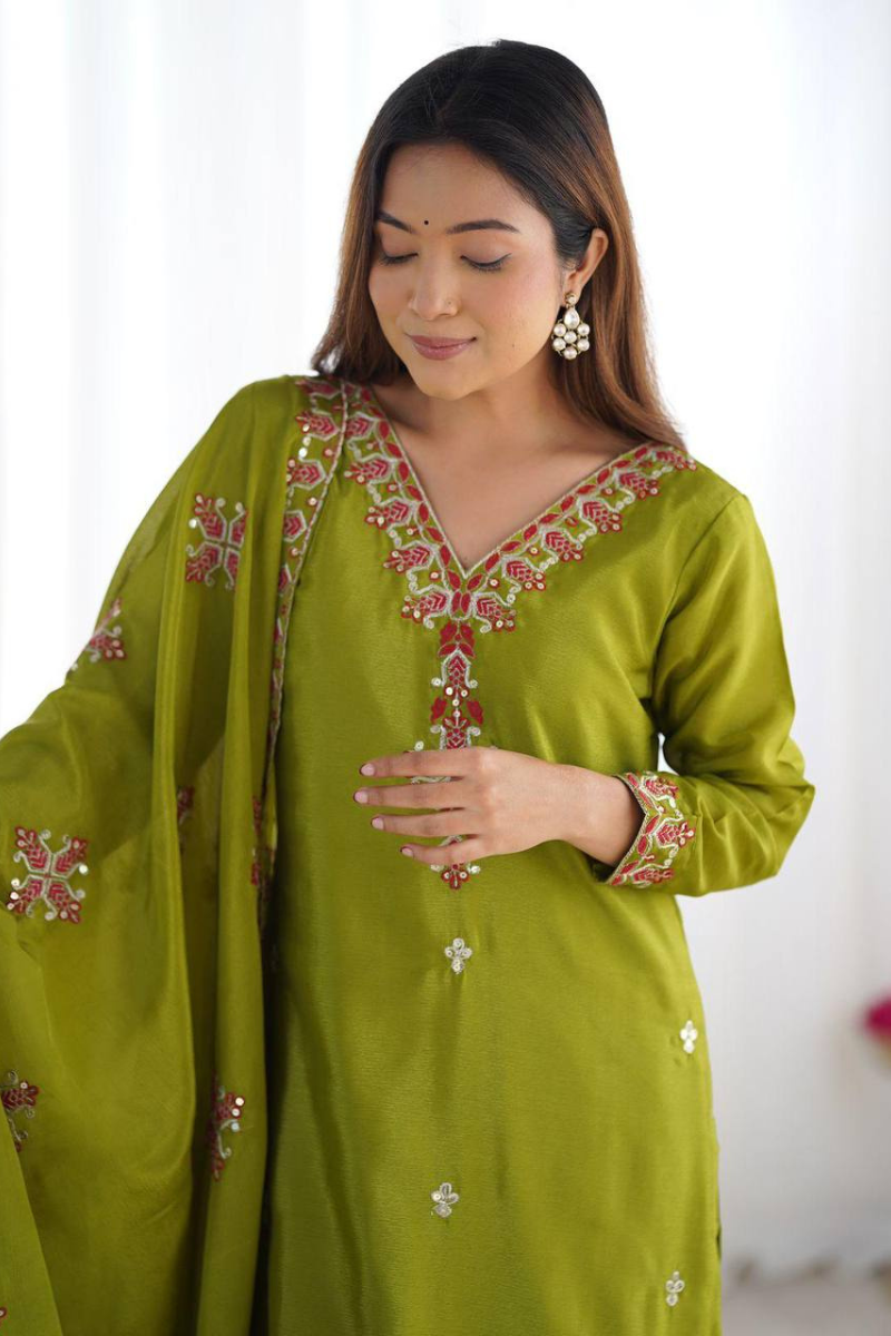 Green Heavy Pure Chinnon Silk Kurta Dupatta Pant Set