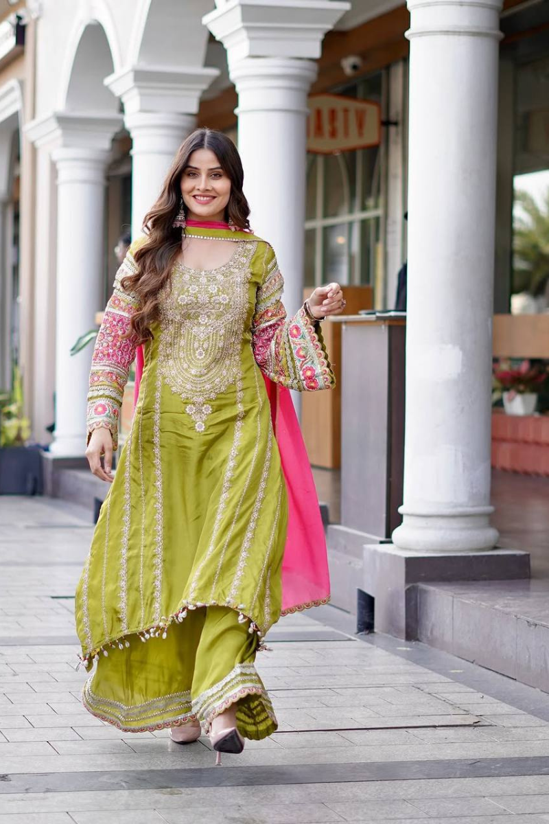 Vichitra Silk Kurta Dupatta Pant Set in Green Heavy