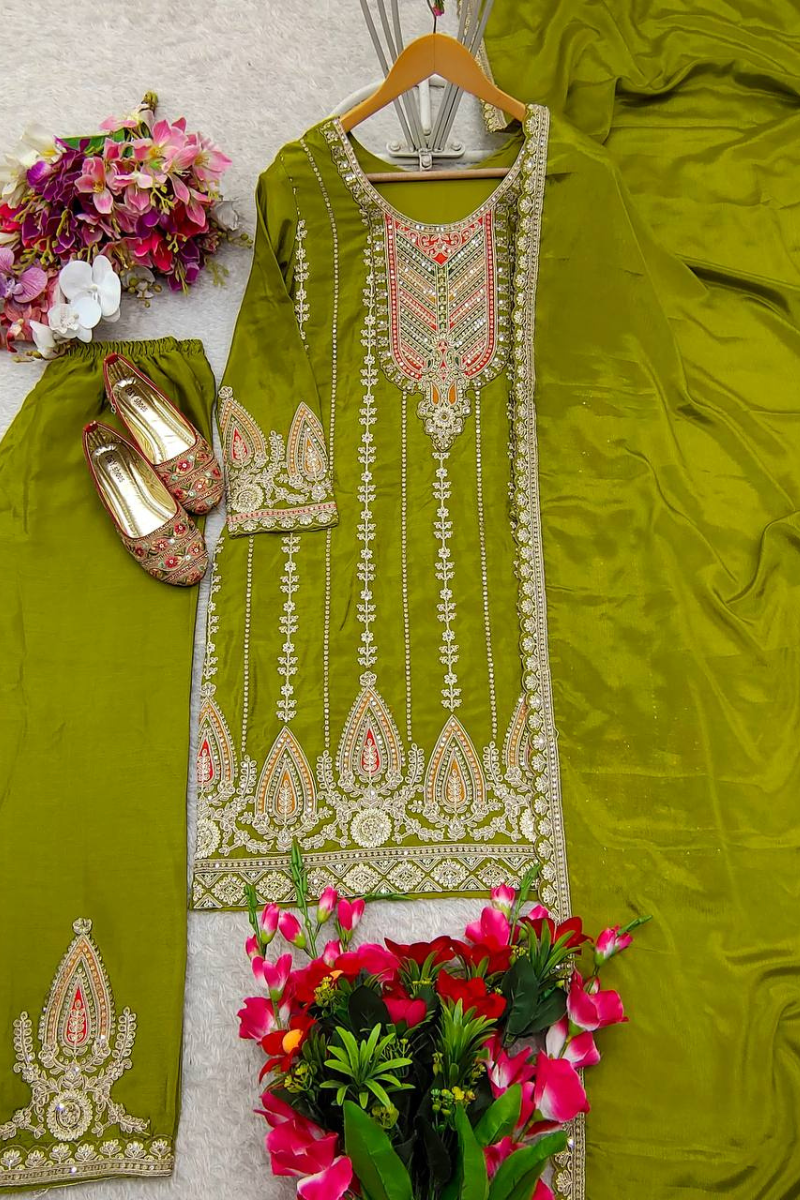 Kurta Dupatta Pant Set in Green Made of Pure Chinon Silk