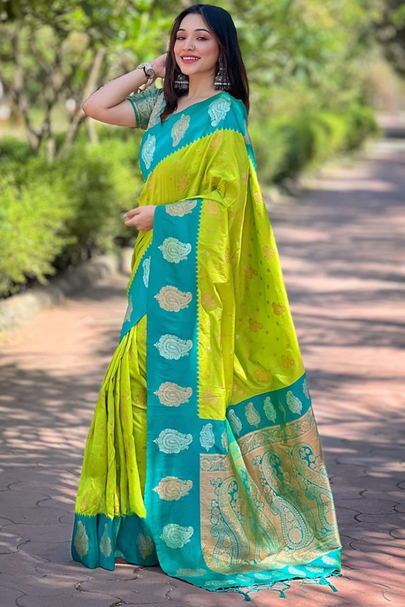 Rose gold-patterned green soft silk Paithani saree