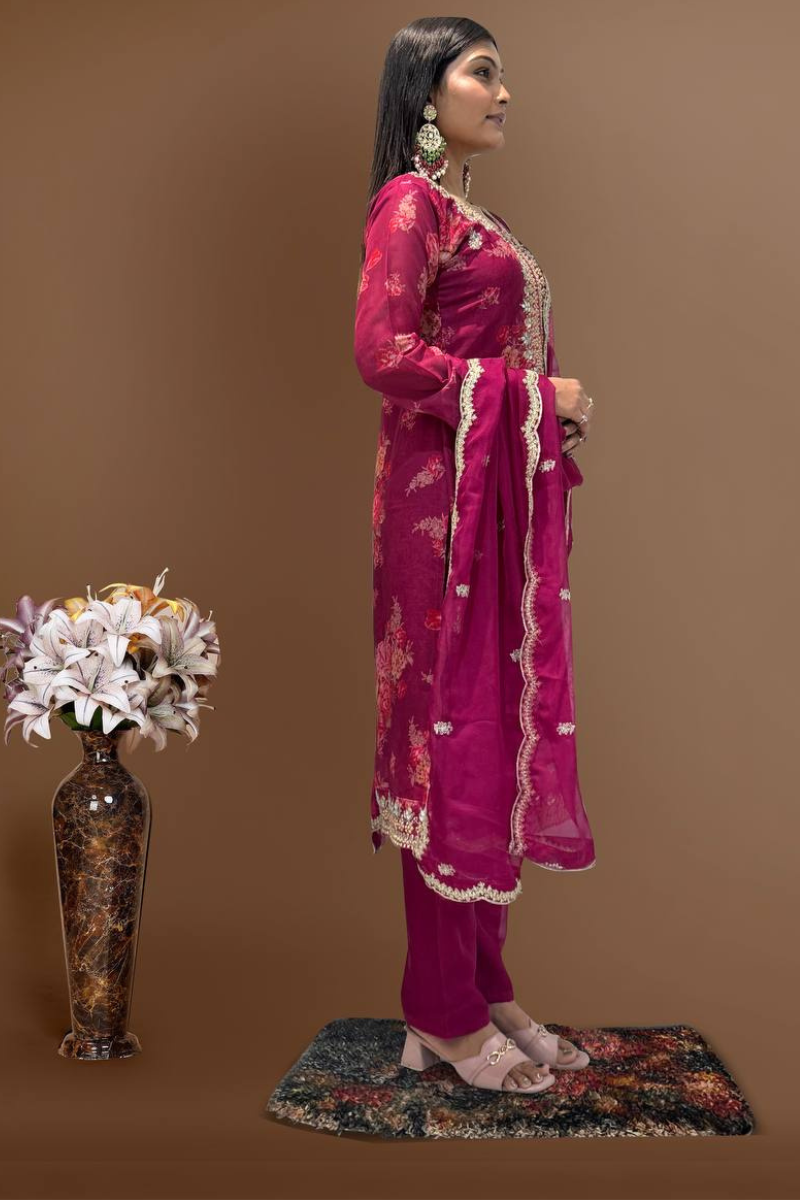 Three-piece kurta dupatta pantsuit set in pink pure kundan organza.