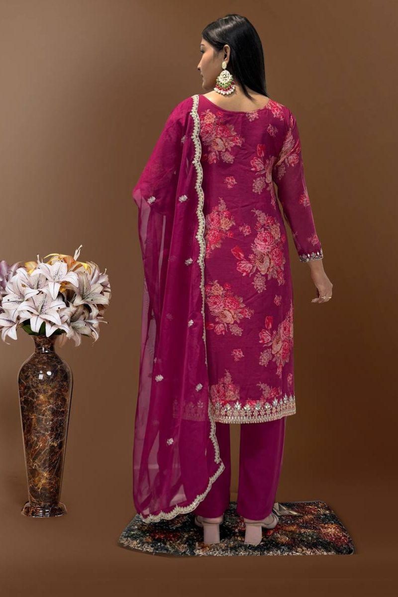 Three-piece kurta dupatta pantsuit set in pink pure kundan organza.